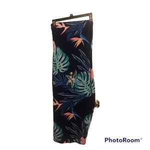 Colorful halter dress 👗 size large!